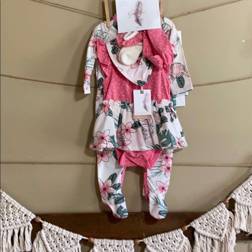 Brand New Jessica Simpson 5 piece Set